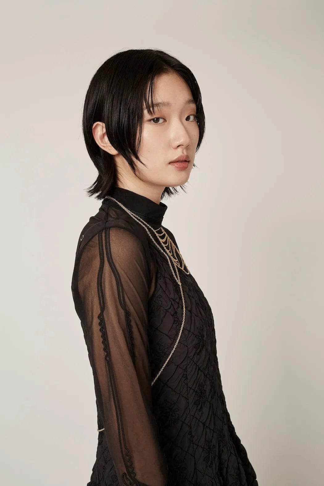 Dahlia shrinking embroidery camisole dress (Black)