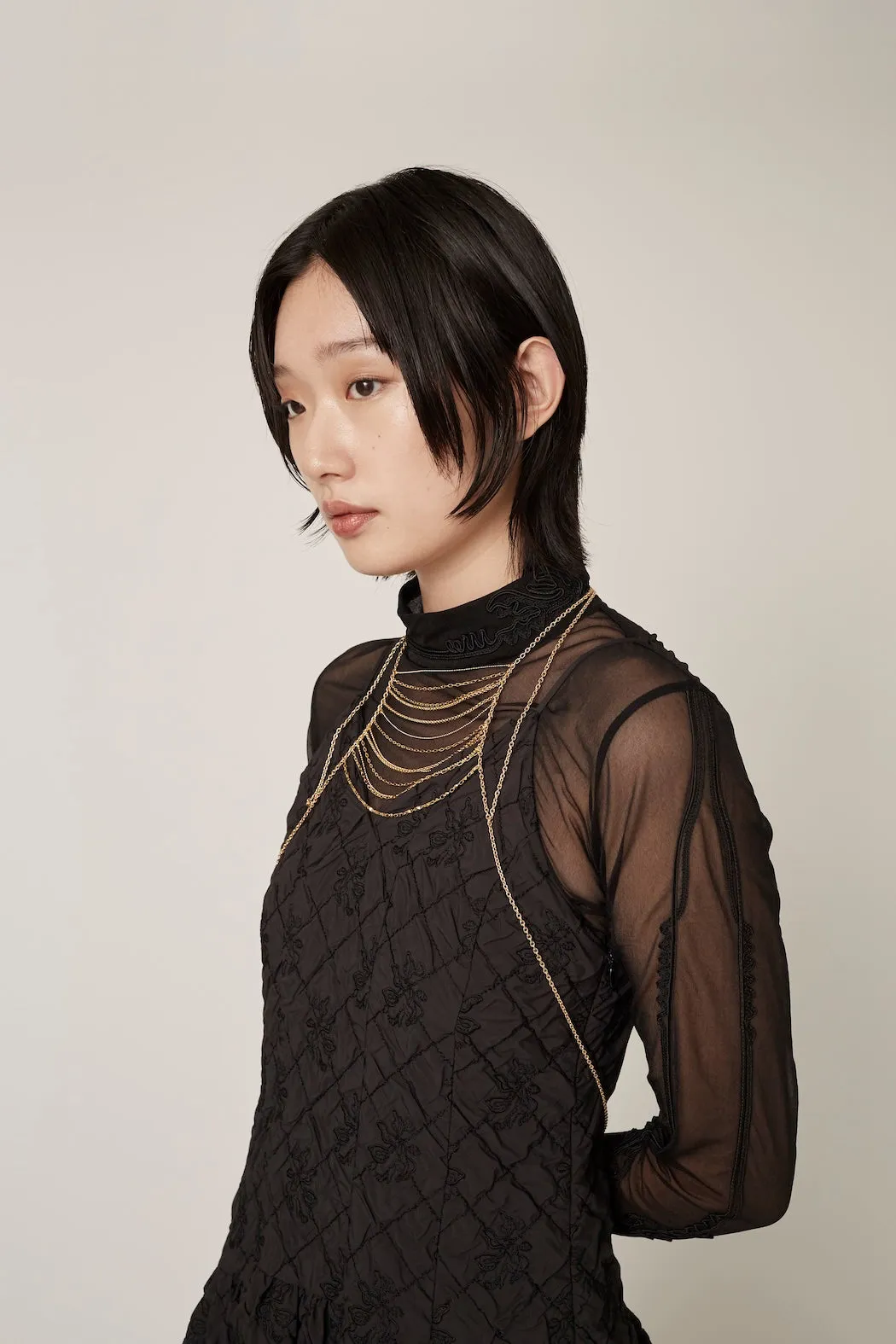 Dahlia shrinking embroidery camisole dress (Black)