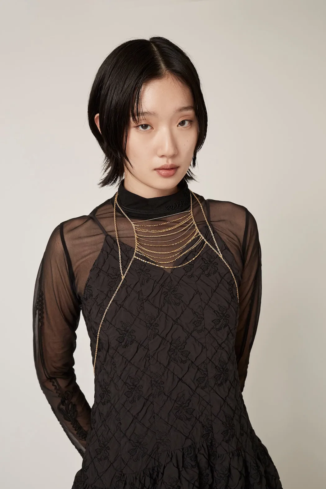 Dahlia shrinking embroidery camisole dress (Black)