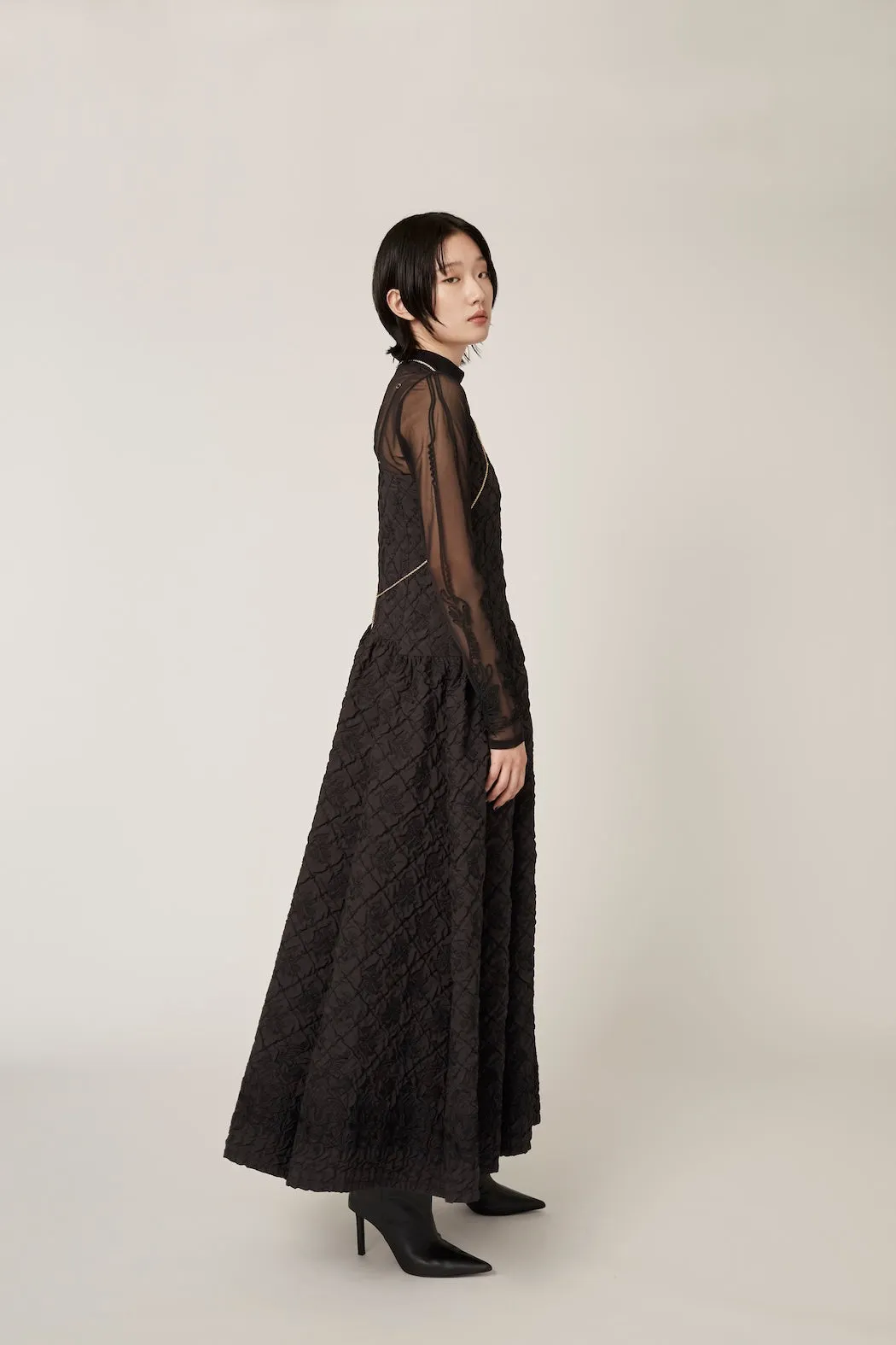 Dahlia shrinking embroidery camisole dress (Black)