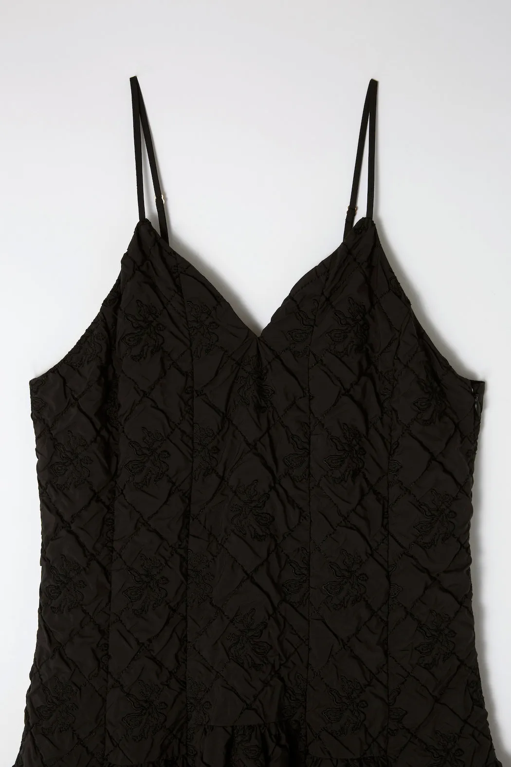 Dahlia shrinking embroidery camisole dress (Black)