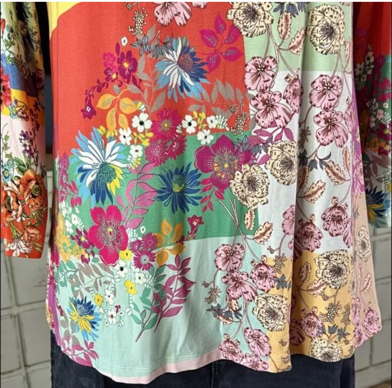Johnny Was Marcel Favorite 3/4 Sleeve Crew Neck Swing Tee Floral Roses Small