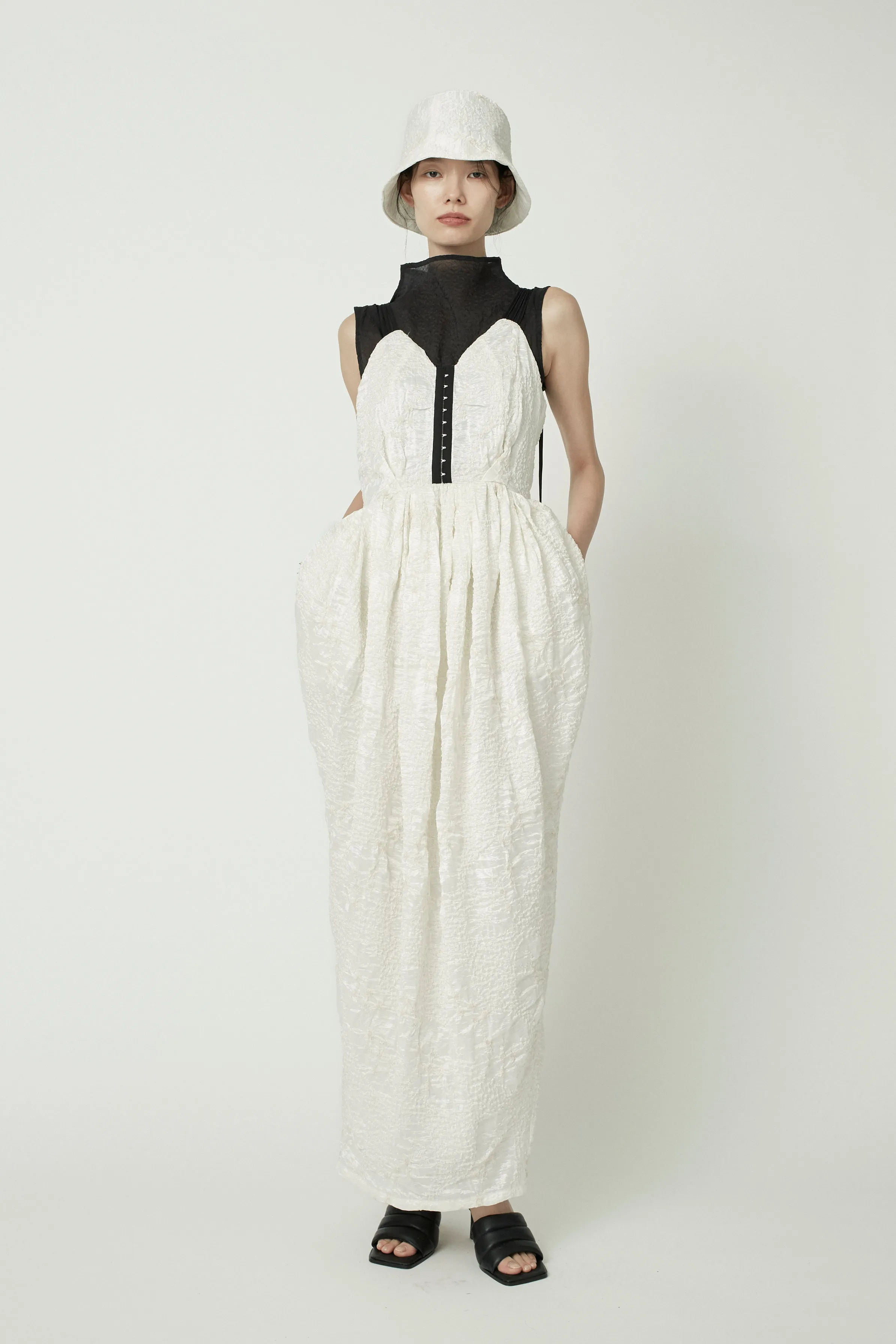 "Inflate" camisole dress (White)
