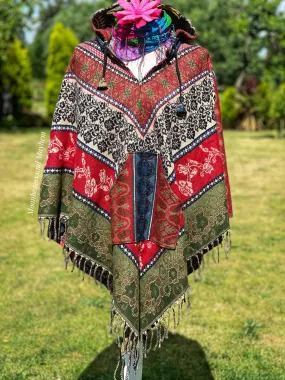 STUNNING BOHEMIAN TASSELED PONCHO (OF324)