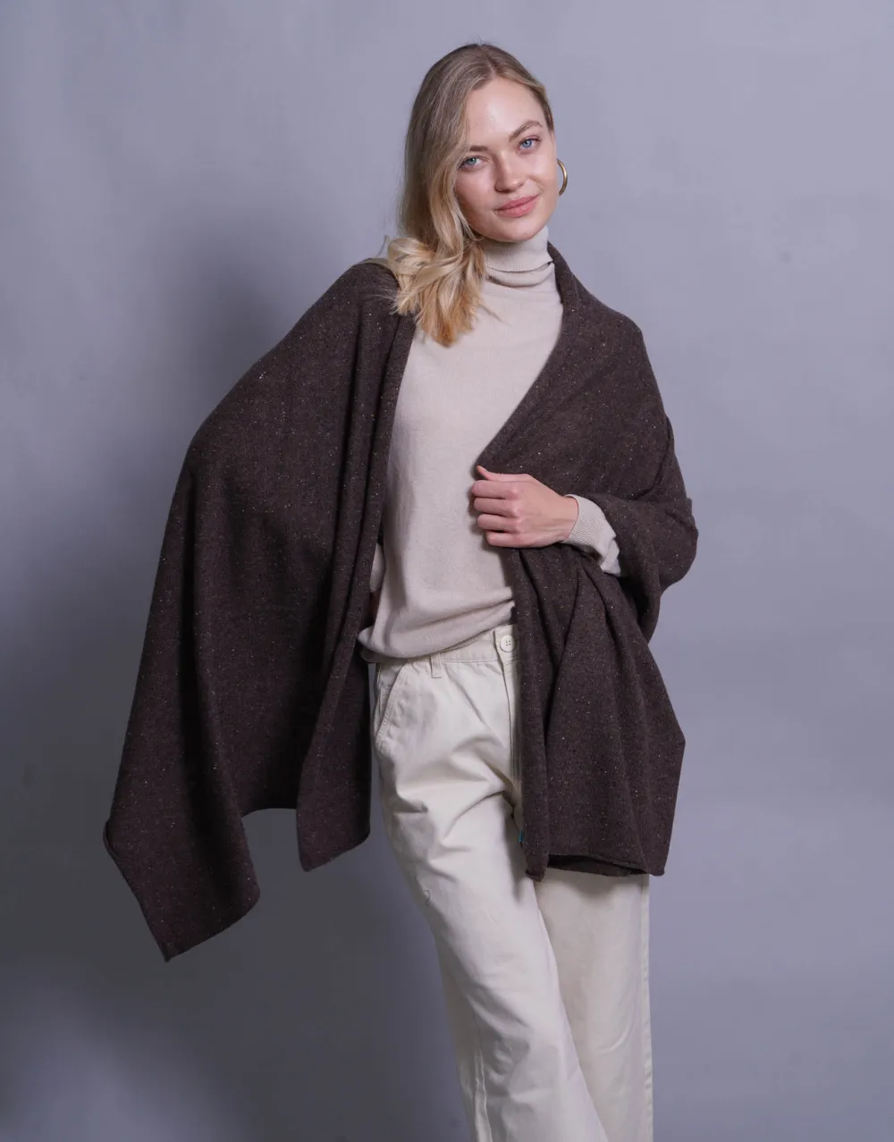 The Soft Cashmere Scarf in Brown Dot